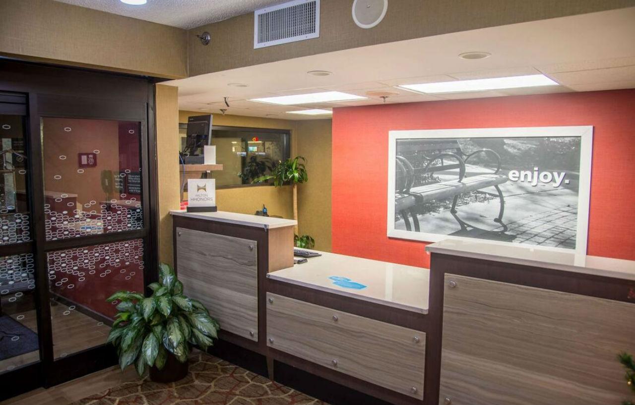 Hampton Inn Oak Ridge Bagian luar foto