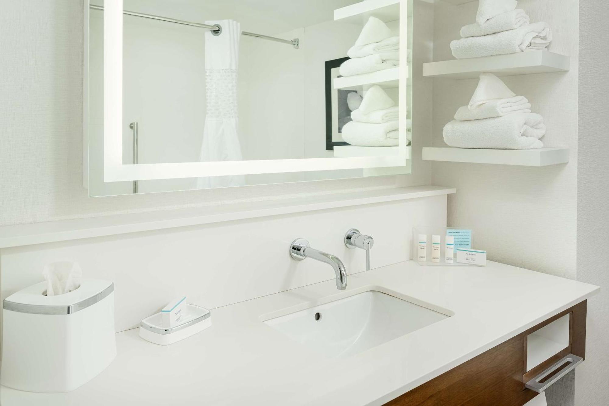 Hampton Inn Oak Ridge Bagian luar foto