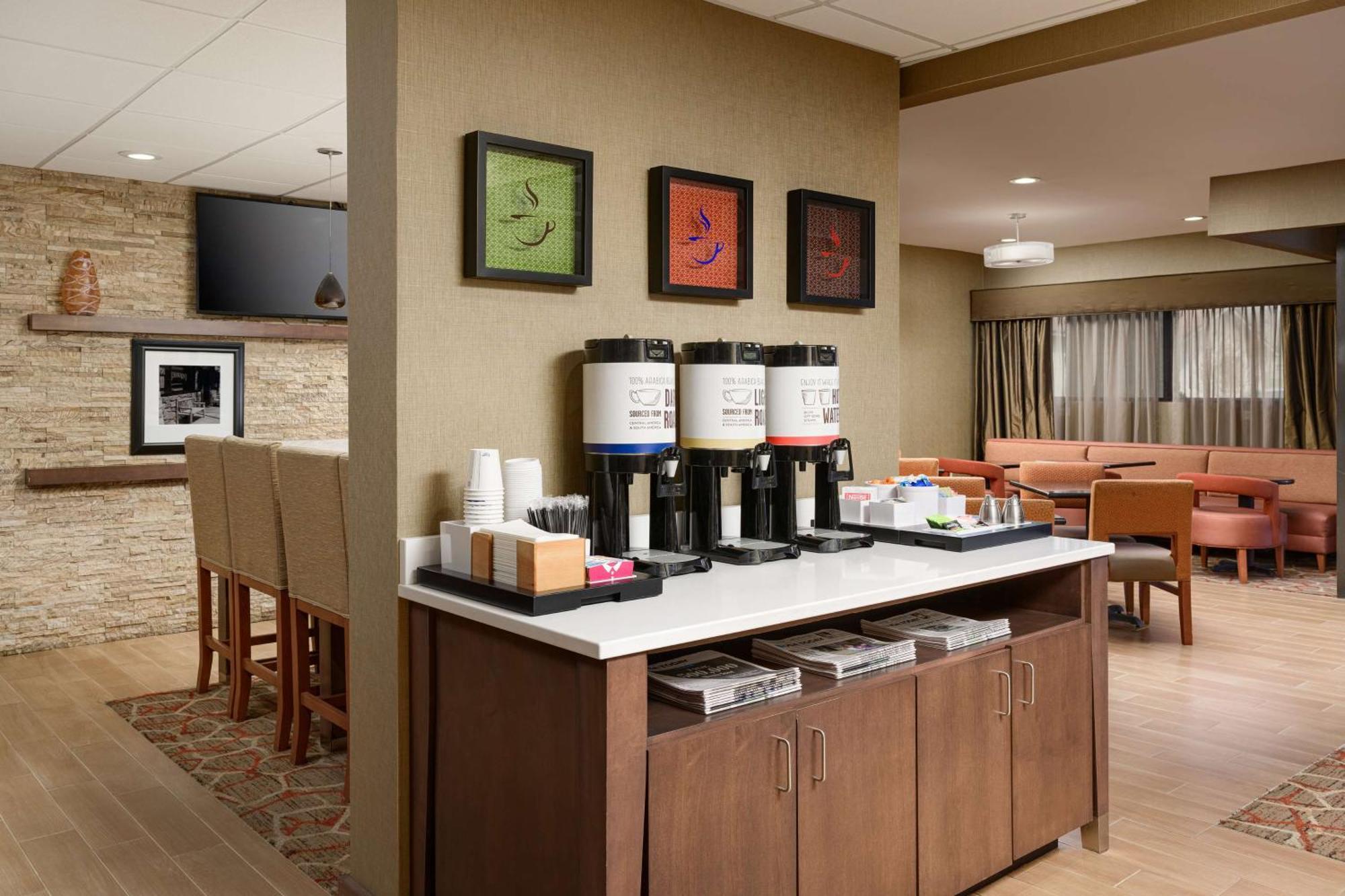 Hampton Inn Oak Ridge Bagian luar foto